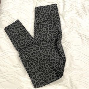 *NWT* High Waist Leopard Print Jeans